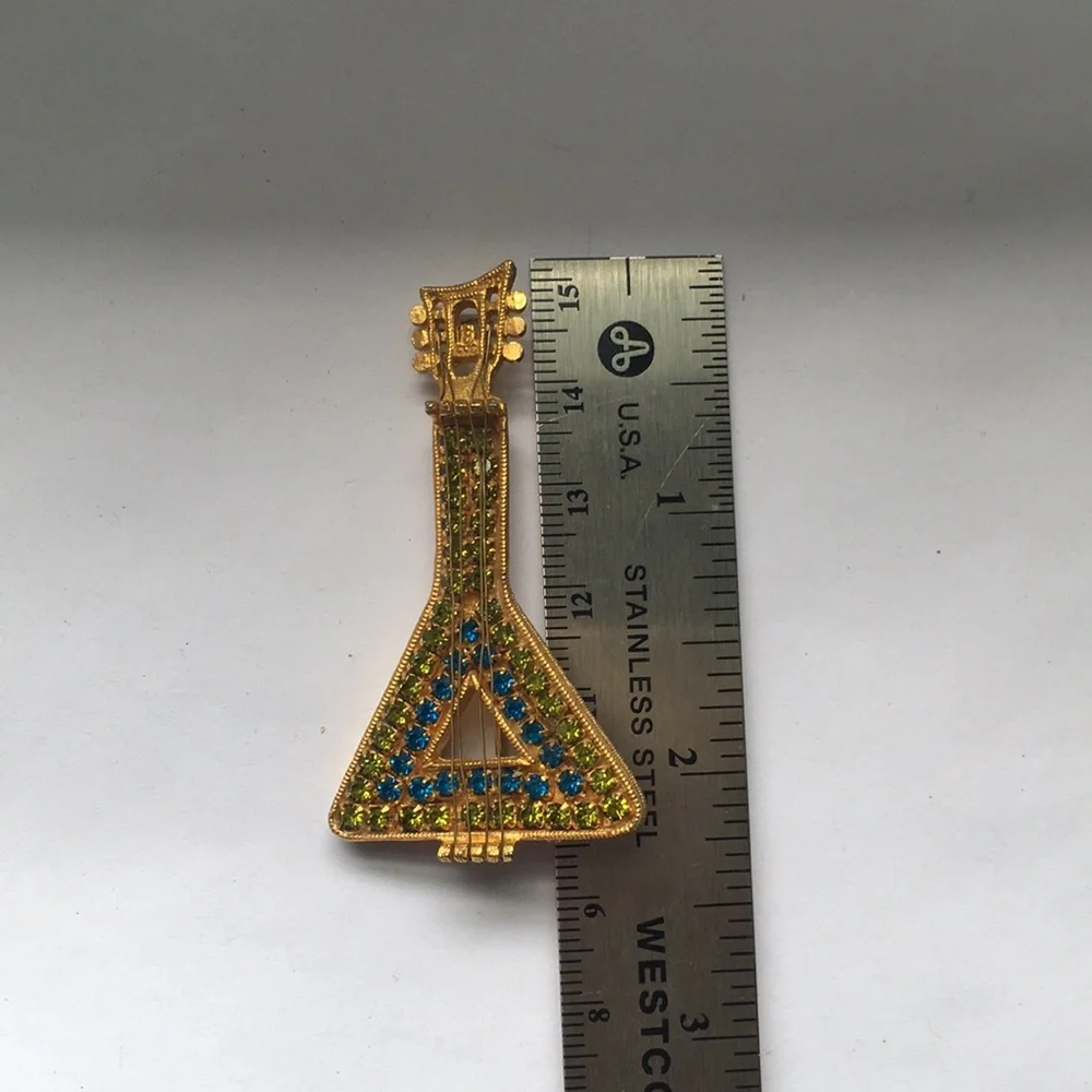 🔴Balalaika, Stringed Musical Instrument Brooch/Pin Gold Tone